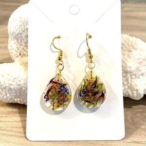 “Hand crafted”Gold Teardrop Resin Earrings with real Wildflowers very Colorful!